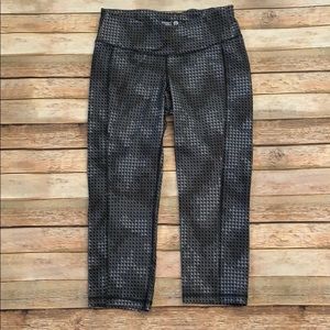 Old Navy Active Capri Leggings